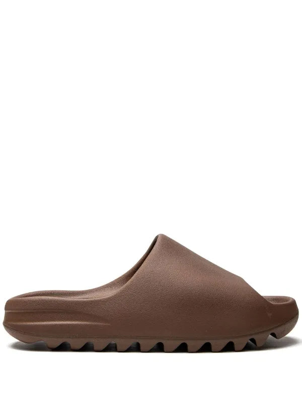 adidas Yeezy
YEEZY "Flax" slides