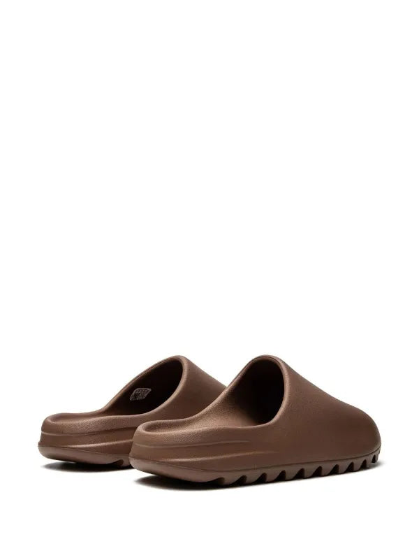 adidas Yeezy
YEEZY "Flax" slides